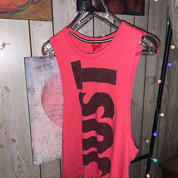 Women’s Classic Nike Tank Top
Medium; Gently Used - Picture 6 of 7